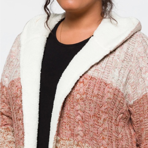 Sherpa trim cardigan! Size 1x - Picture 5 of 5